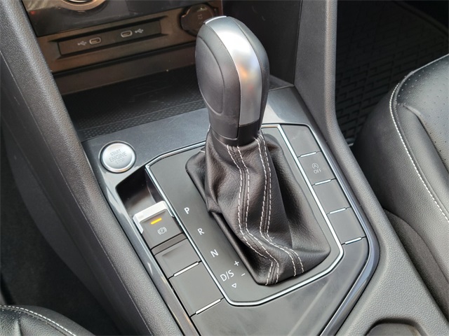 2021 Volkswagen Tiguan R-Line Black SEL photo 22