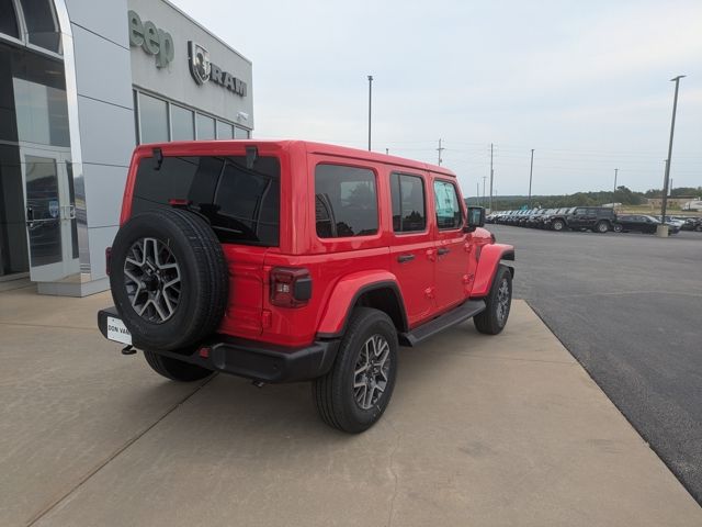 2025 Jeep Wrangler Sahara photo 4