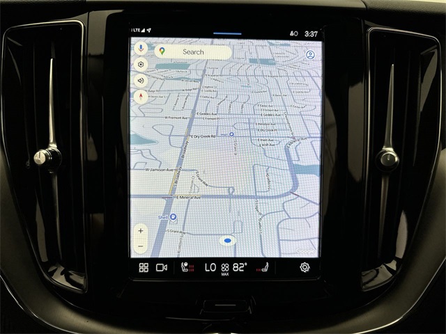 2023 Volvo XC60 B5 Core photo 10