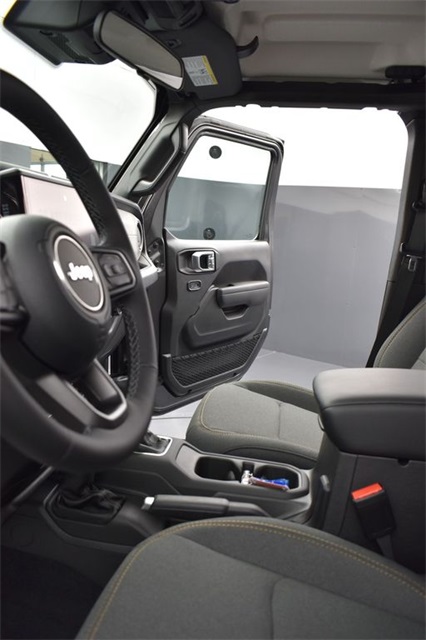2025 Jeep Gladiator Sport S photo 10