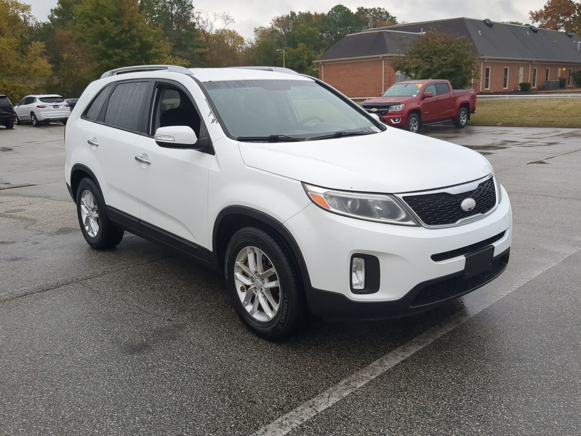 Used 2014 Kia Sorento LX with VIN 5XYKT3A62EG547812 for sale in Jackson, TN