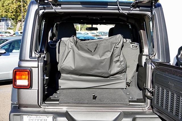 New 2026 Granite Crystal Metallic Clear-Coat Exterior Paint Jeep Sport image 18