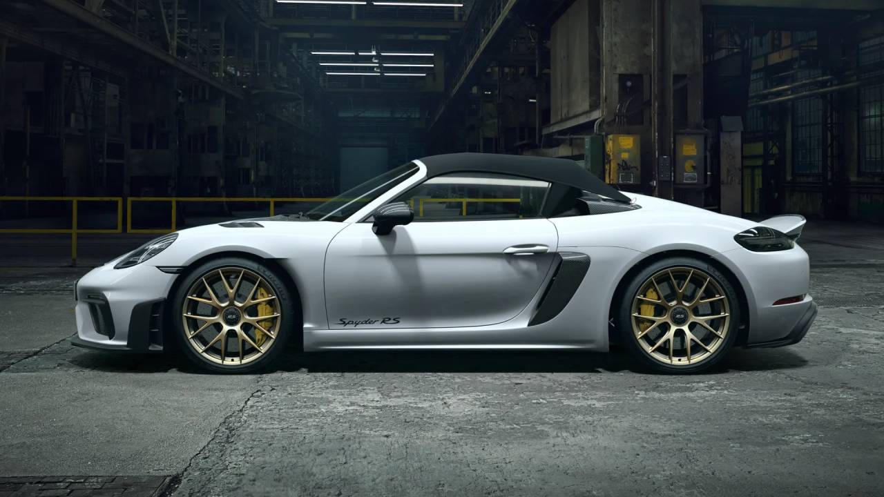2025 Porsche Boxster Spyder photo 2