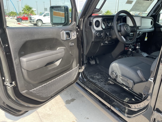 2025 Jeep Gladiator Willys photo 14