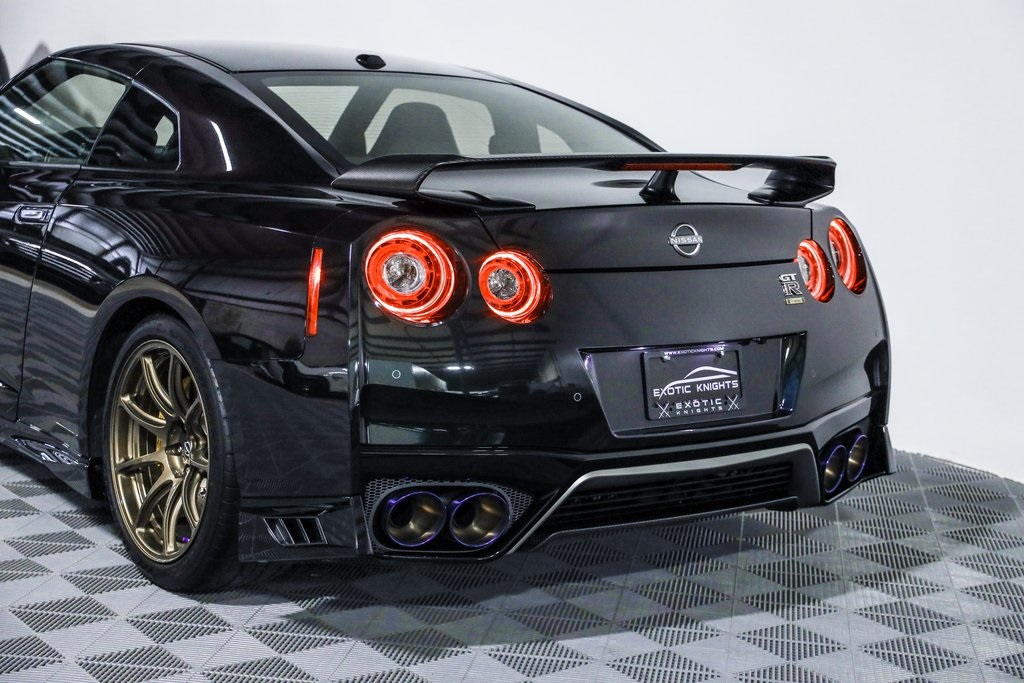 2021 Nissan GT-R Premium photo 21