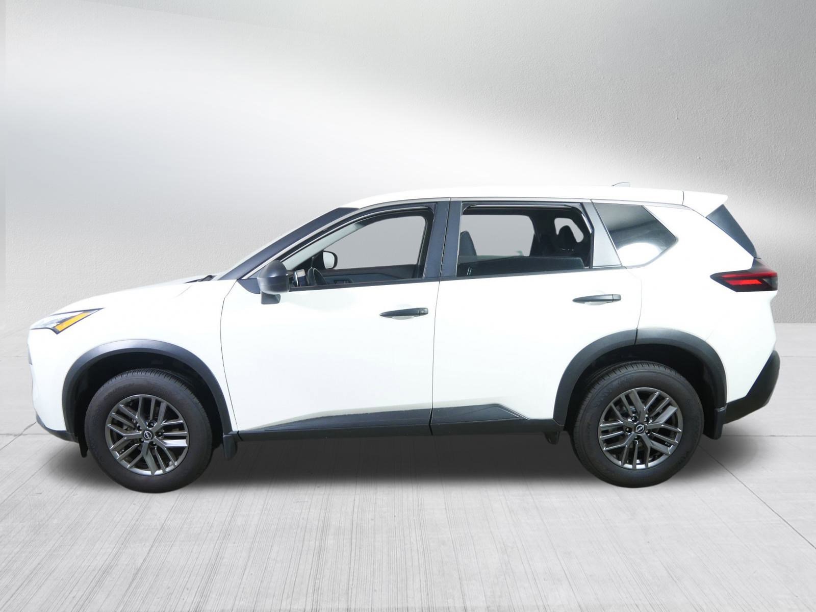2022 Nissan Rogue S photo 4