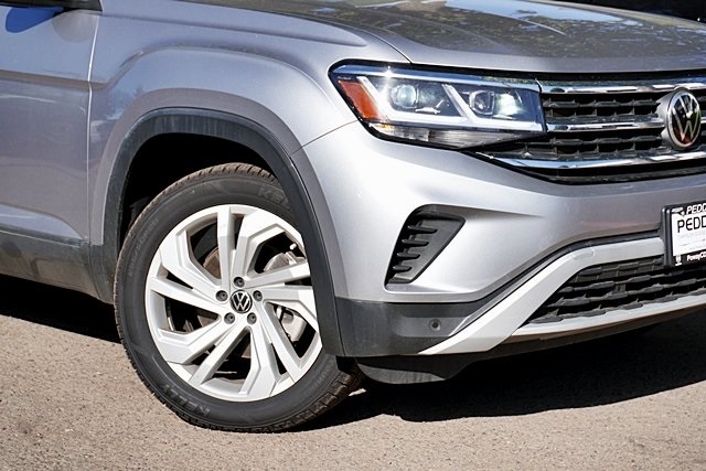 Used 2022 Silver Volkswagen 3.6L V6 SE w/Technology image 3