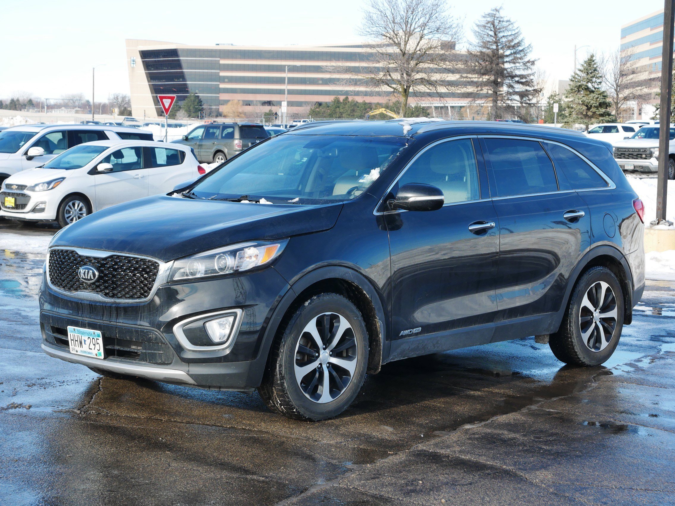 Used 2016 Kia Sorento EX with VIN 5XYPHDA55GG152272 for sale in Bloomington, MN
