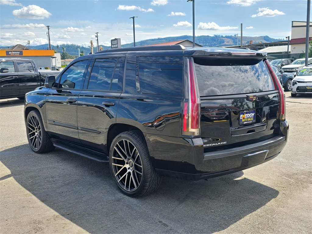 2019 Cadillac Escalade Luxury photo 3
