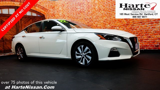 2022 Nissan Altima S's photo