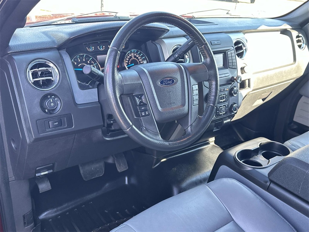 2014 Ford F-150 XLT photo 2