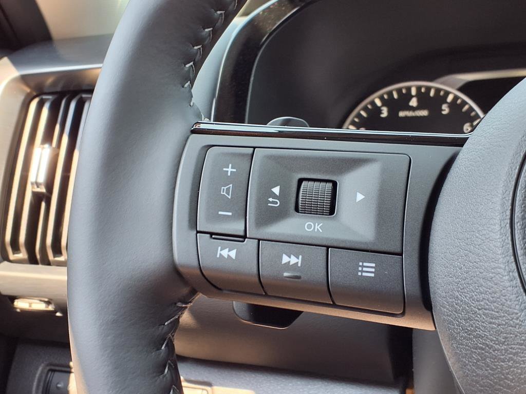 2025 Nissan Pathfinder SL photo 22