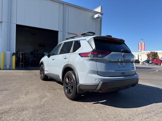 2025 Nissan Rogue photo 2