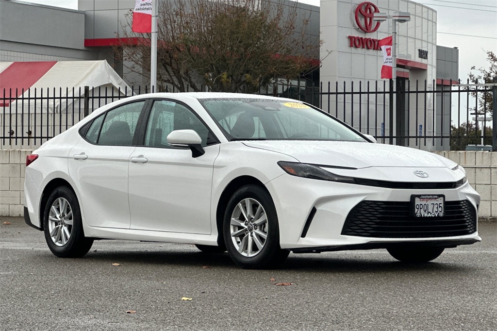 2025 Toyota Camry LE photo 2