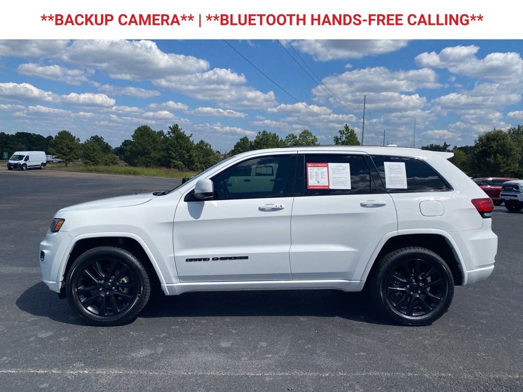 2018 Jeep Grand Cherokee Altitude photo 3
