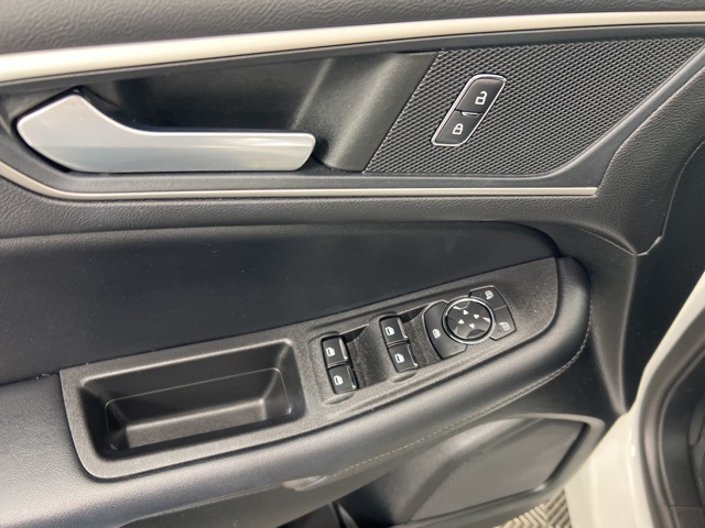 2022 Ford Edge SEL photo 13