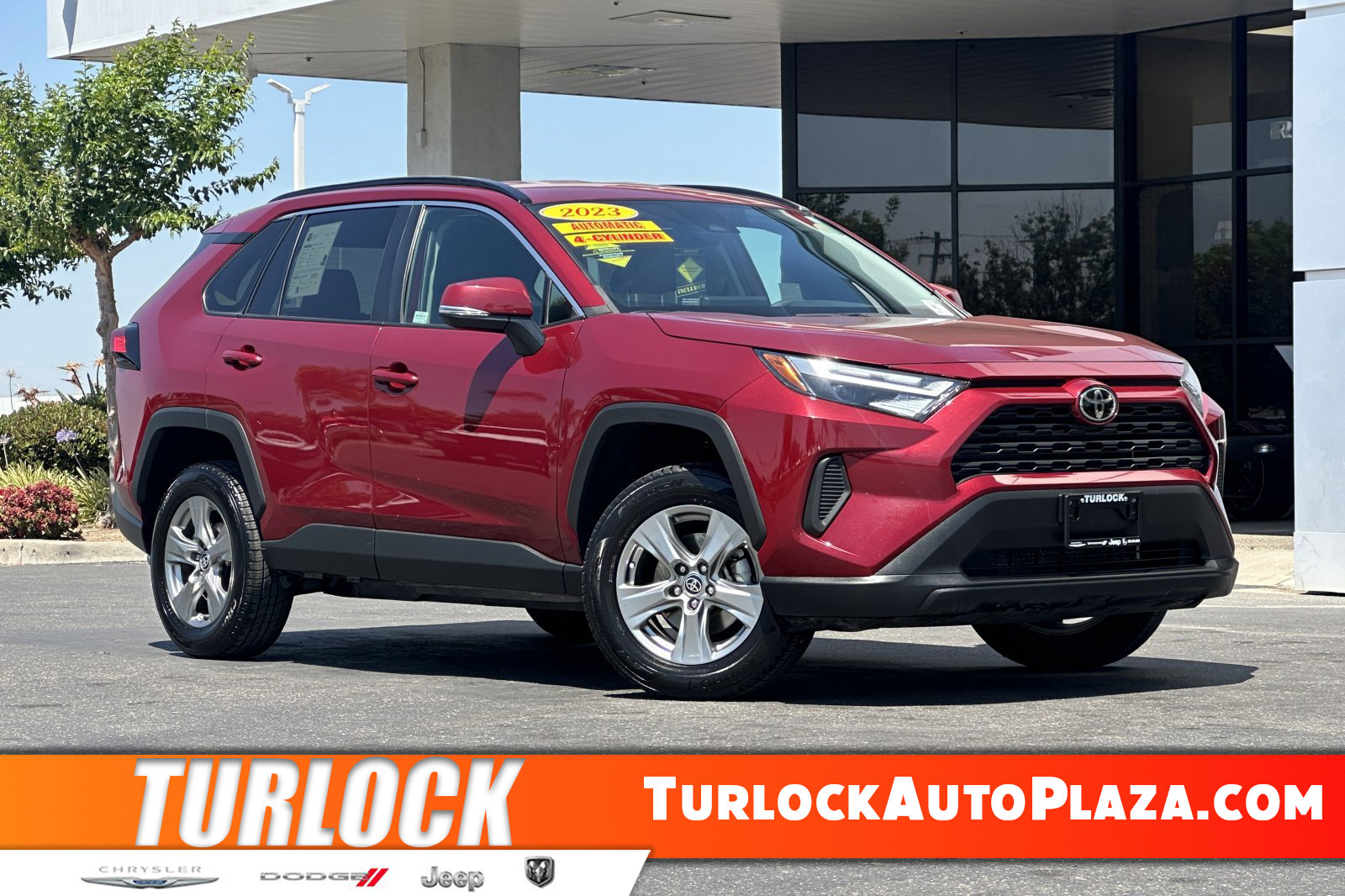 2023 Toyota RAV4 XLE's photo