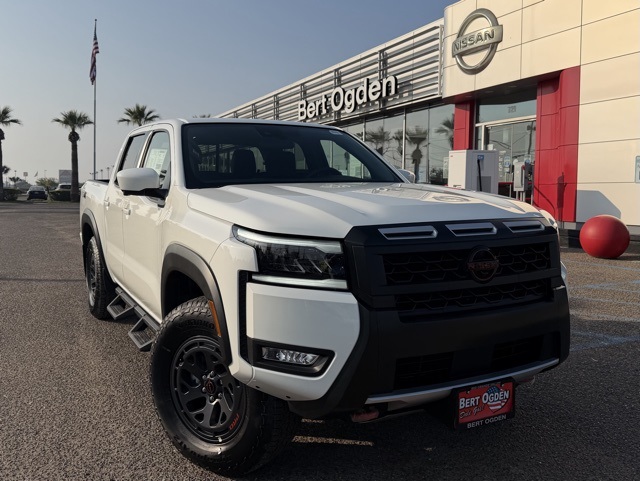 2026 Nissan Frontier PRO-4X's photo