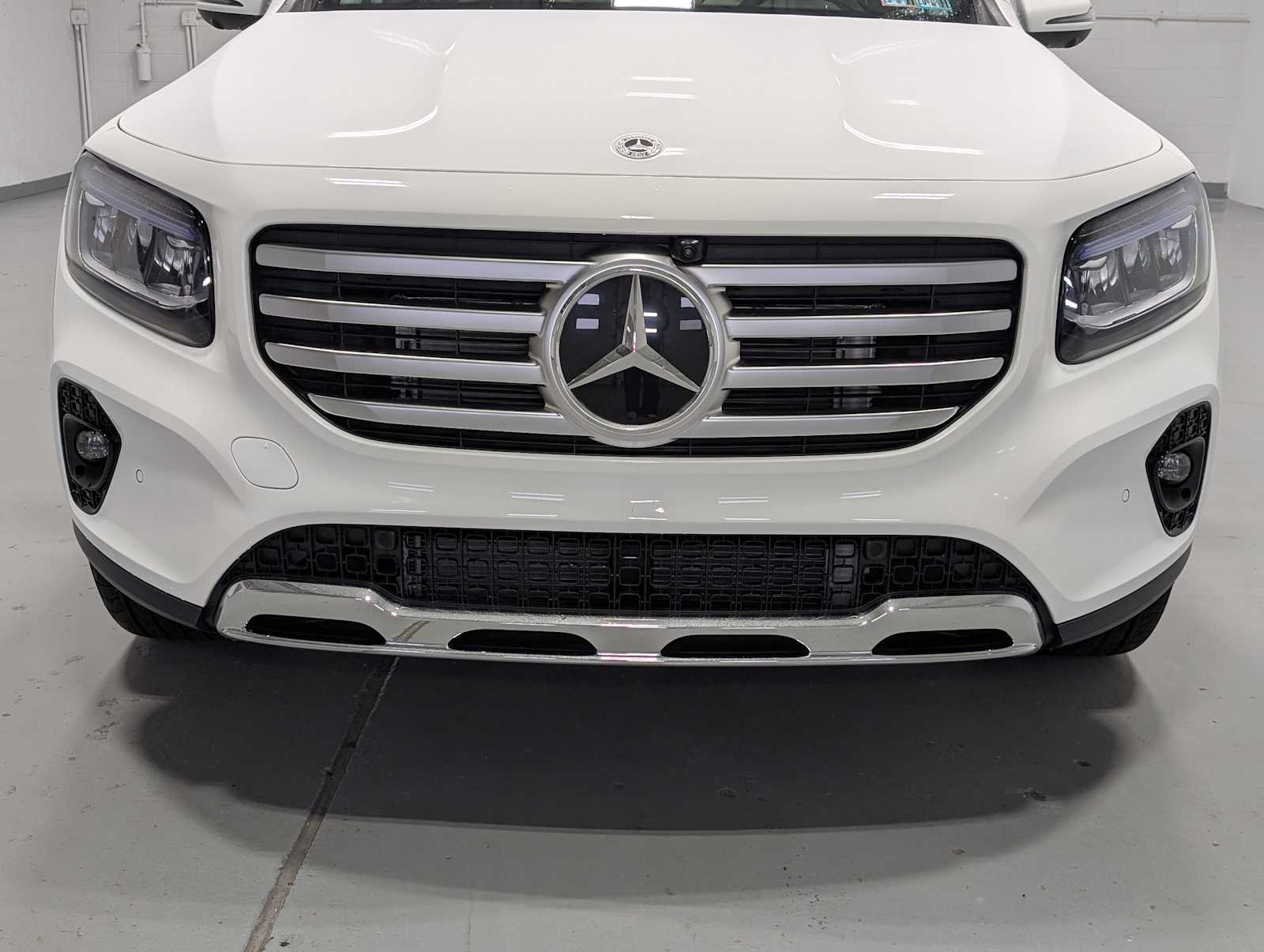 2026 Mercedes Benz GLB 250 4MATIC photo 2