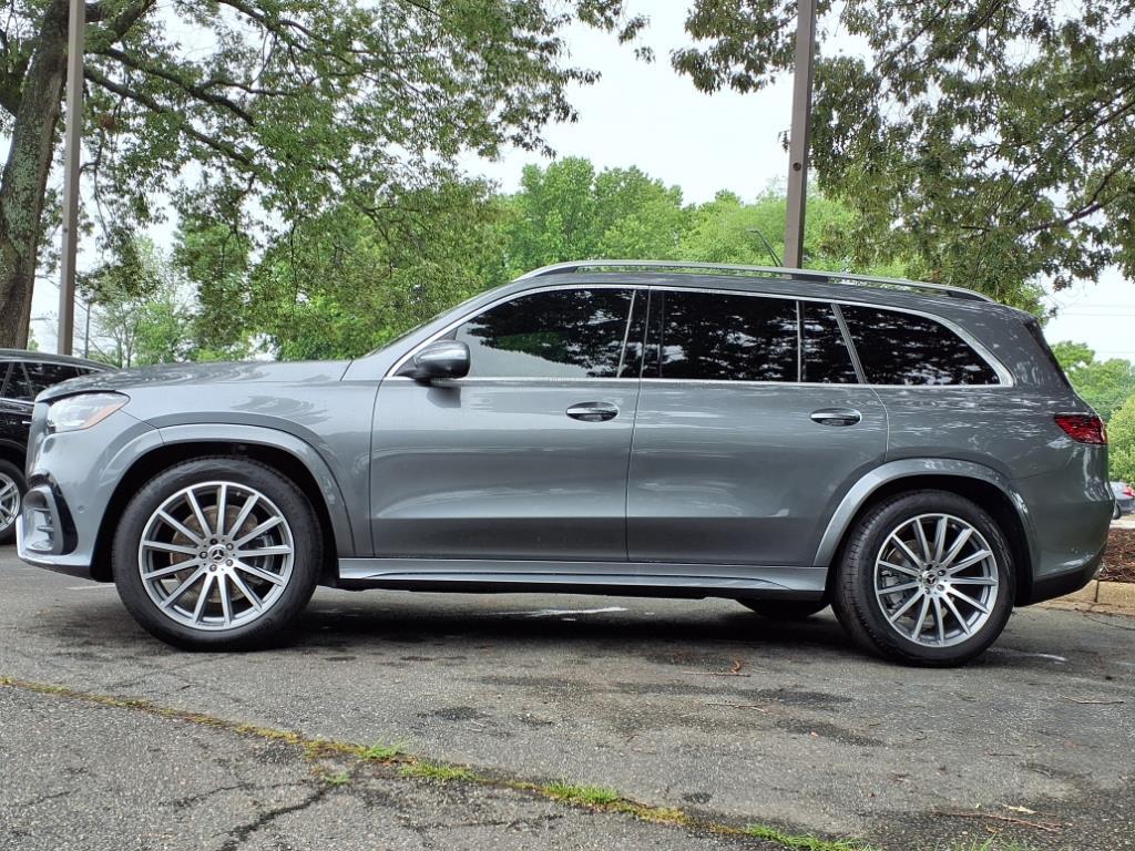 2025 Mercedes Benz GLS 450 4MATIC photo 5