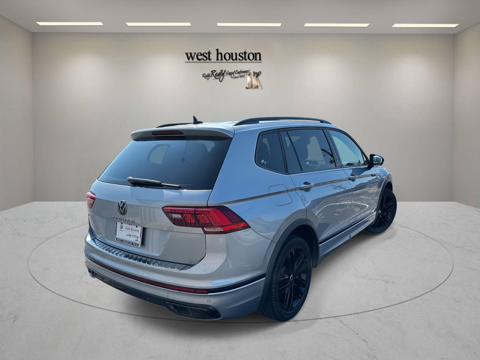 2022 Volkswagen Tiguan SE R-Line Black photo 2
