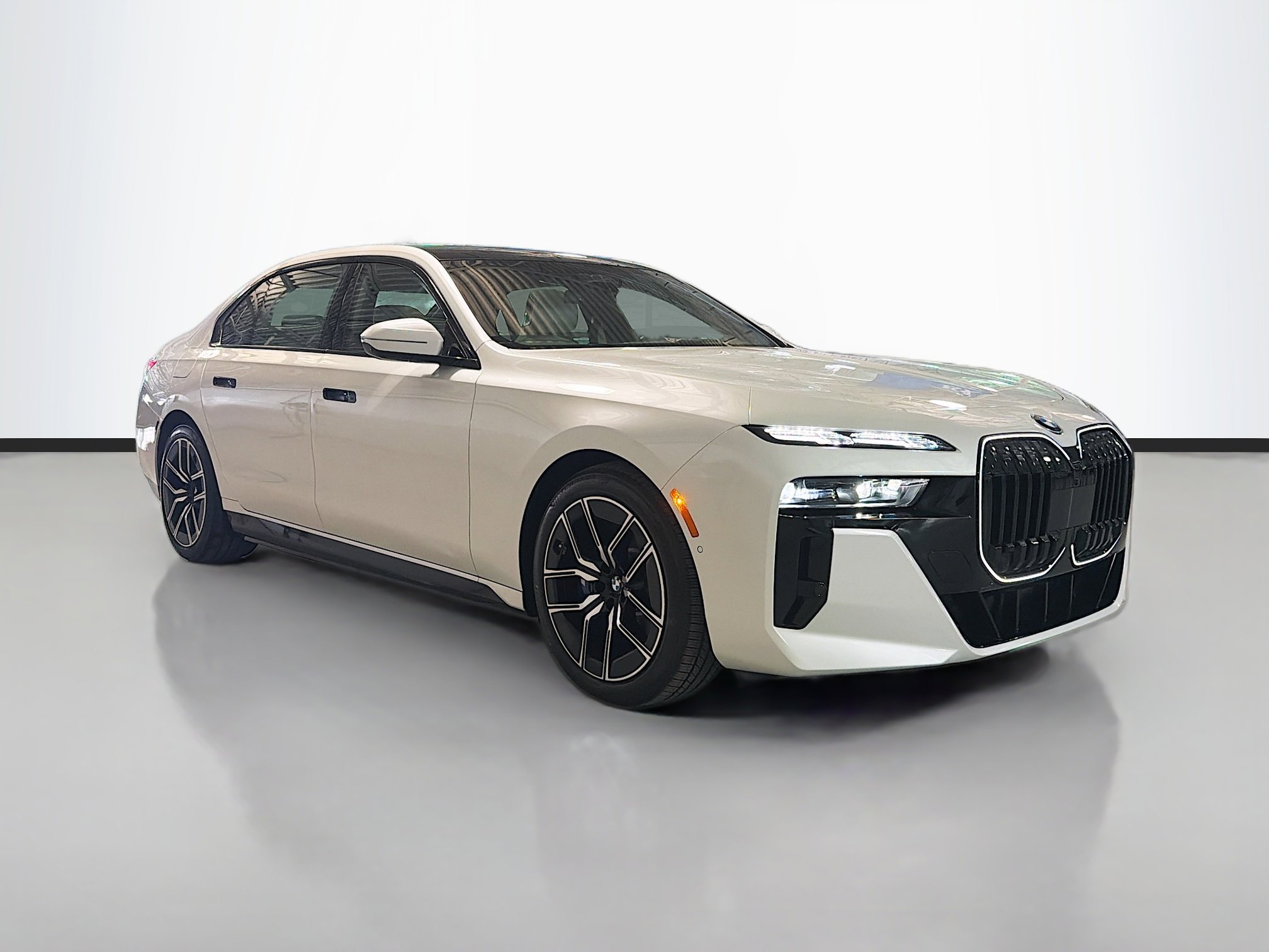 2026 BMW 7 Series 750e's photo