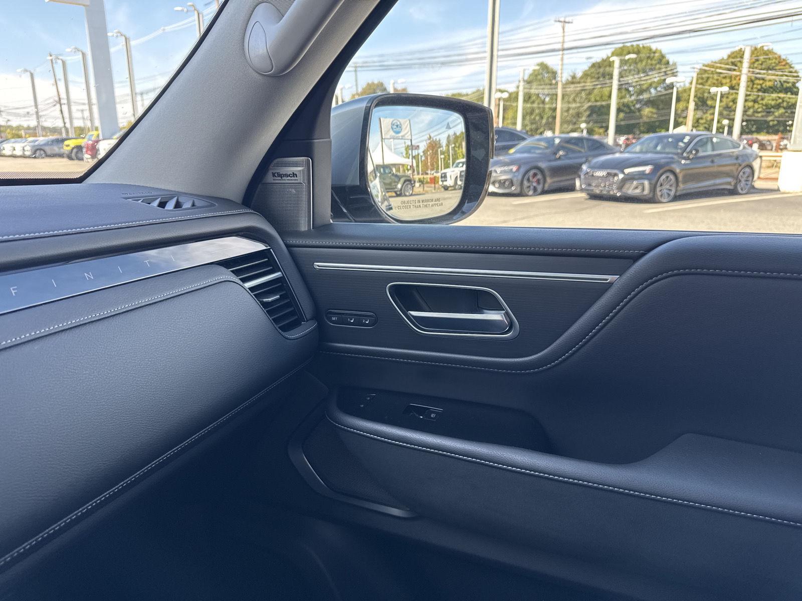 2025 Infiniti QX80 Sensory photo 20