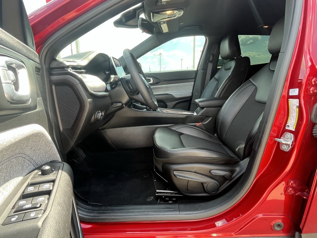 2025 Jeep Compass Latitude photo 12