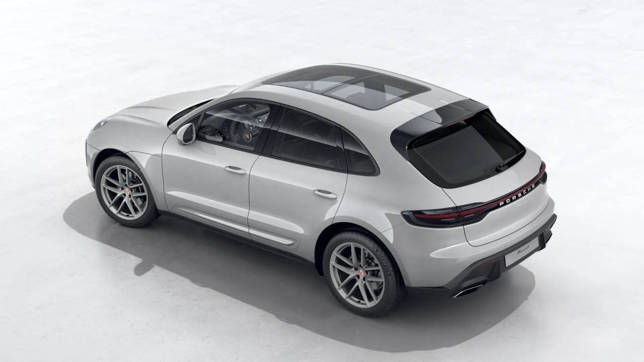 2026 Porsche Macan T photo 2