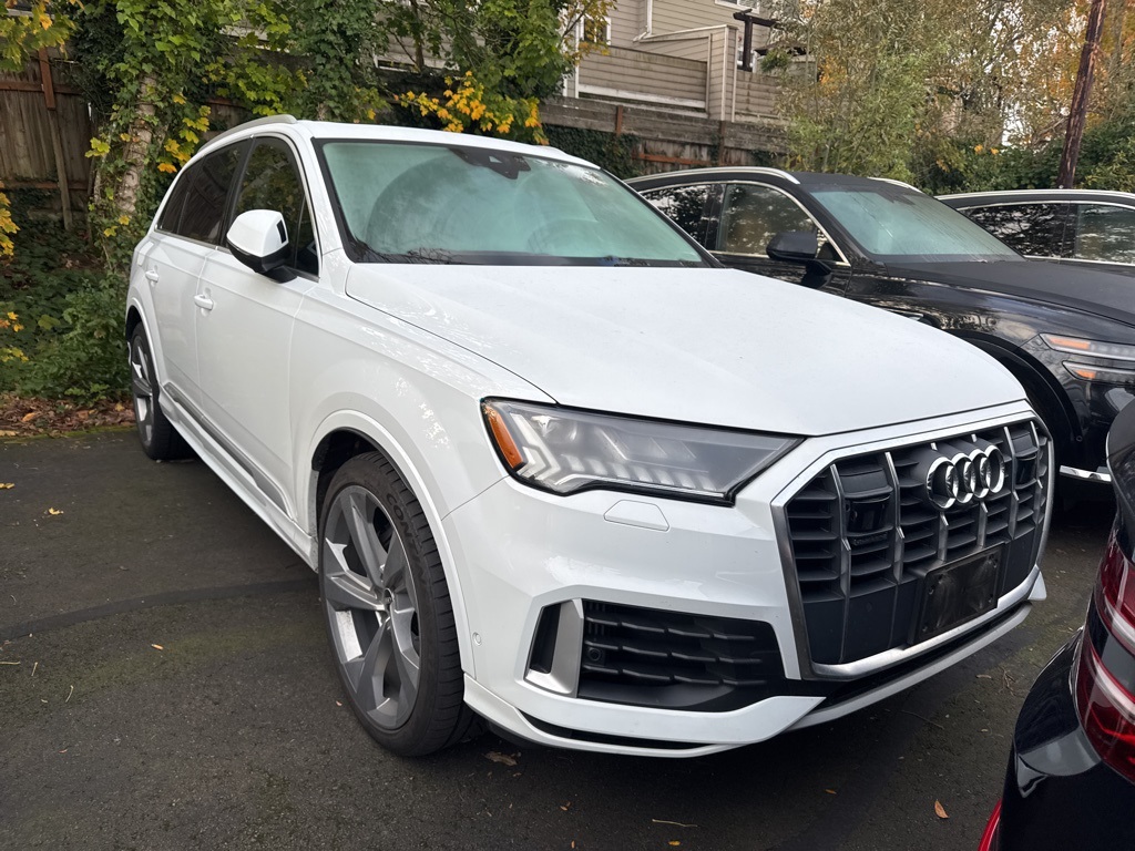 2021 Audi Q7 55 Prestige photo 2