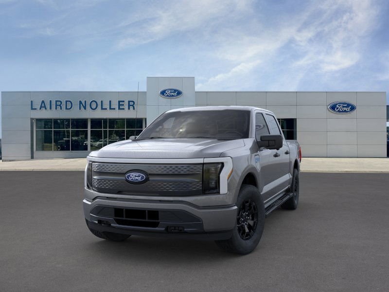 2025 Ford F-150 Lightning XLT photo 2