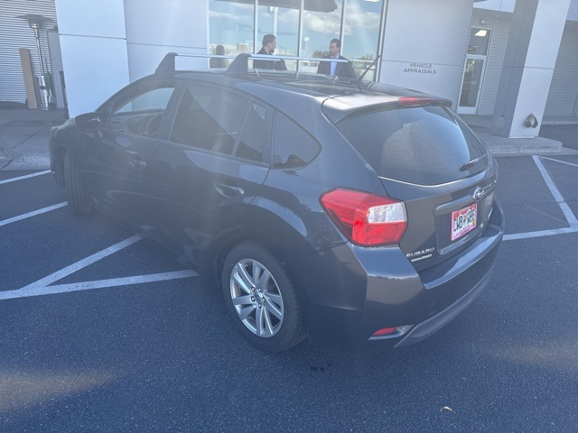 2016 Subaru Impreza 2.0i Premium photo 2