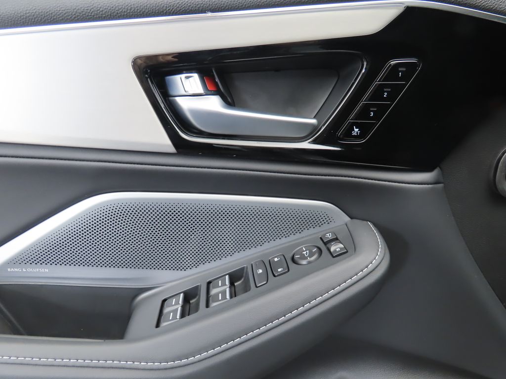 2026 Acura MDX SH-AWD Technology photo 21