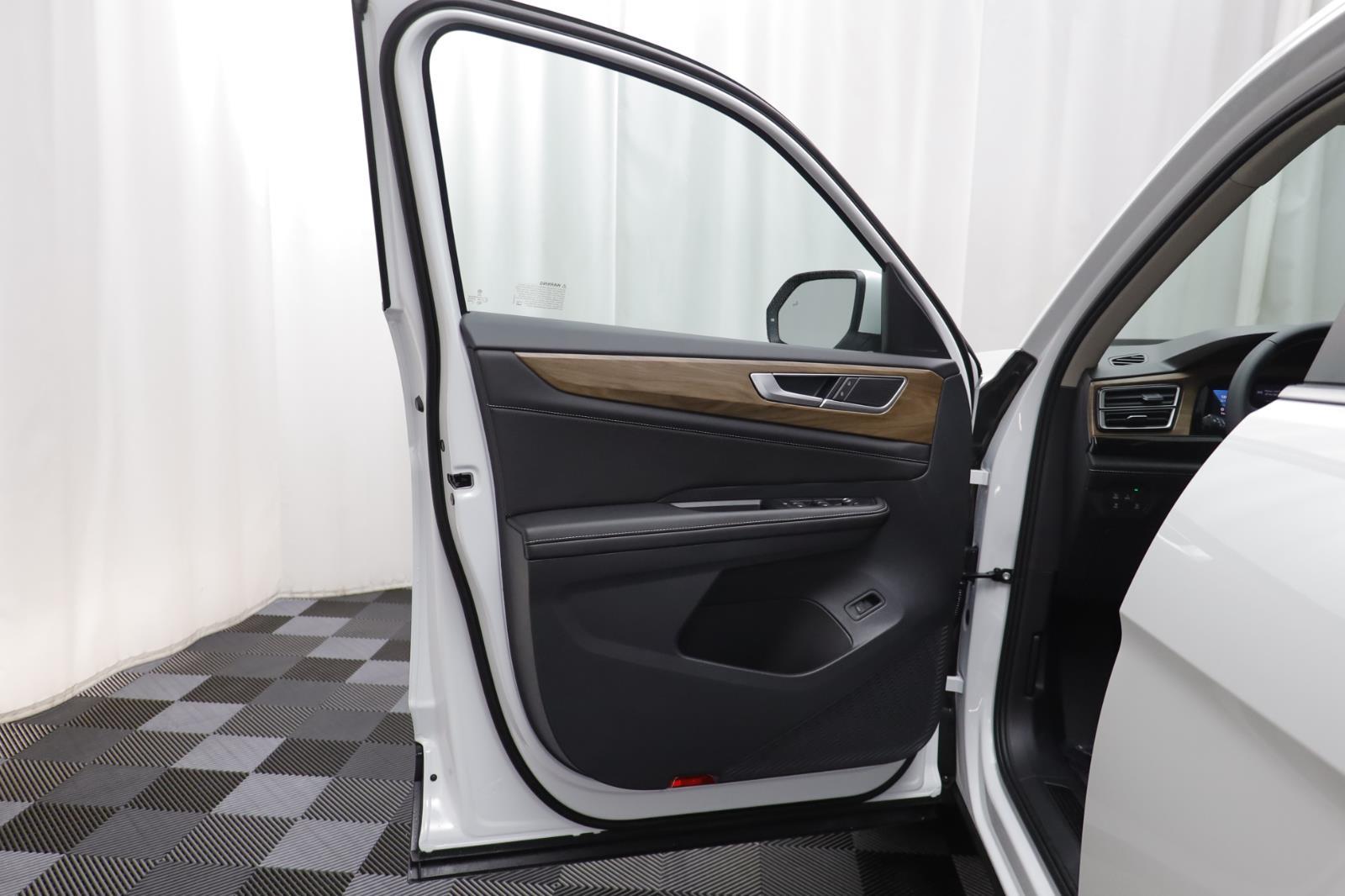 Image of Pre-Owned 2026 Volkswagen Atlas 2.0T SE w/Technology AWD