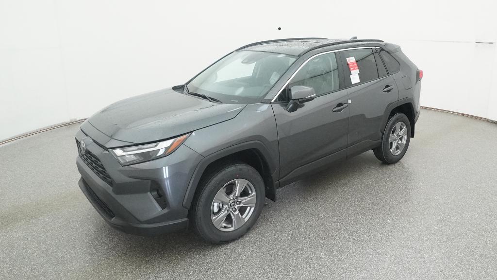 2025 Toyota RAV4 XLE's photo