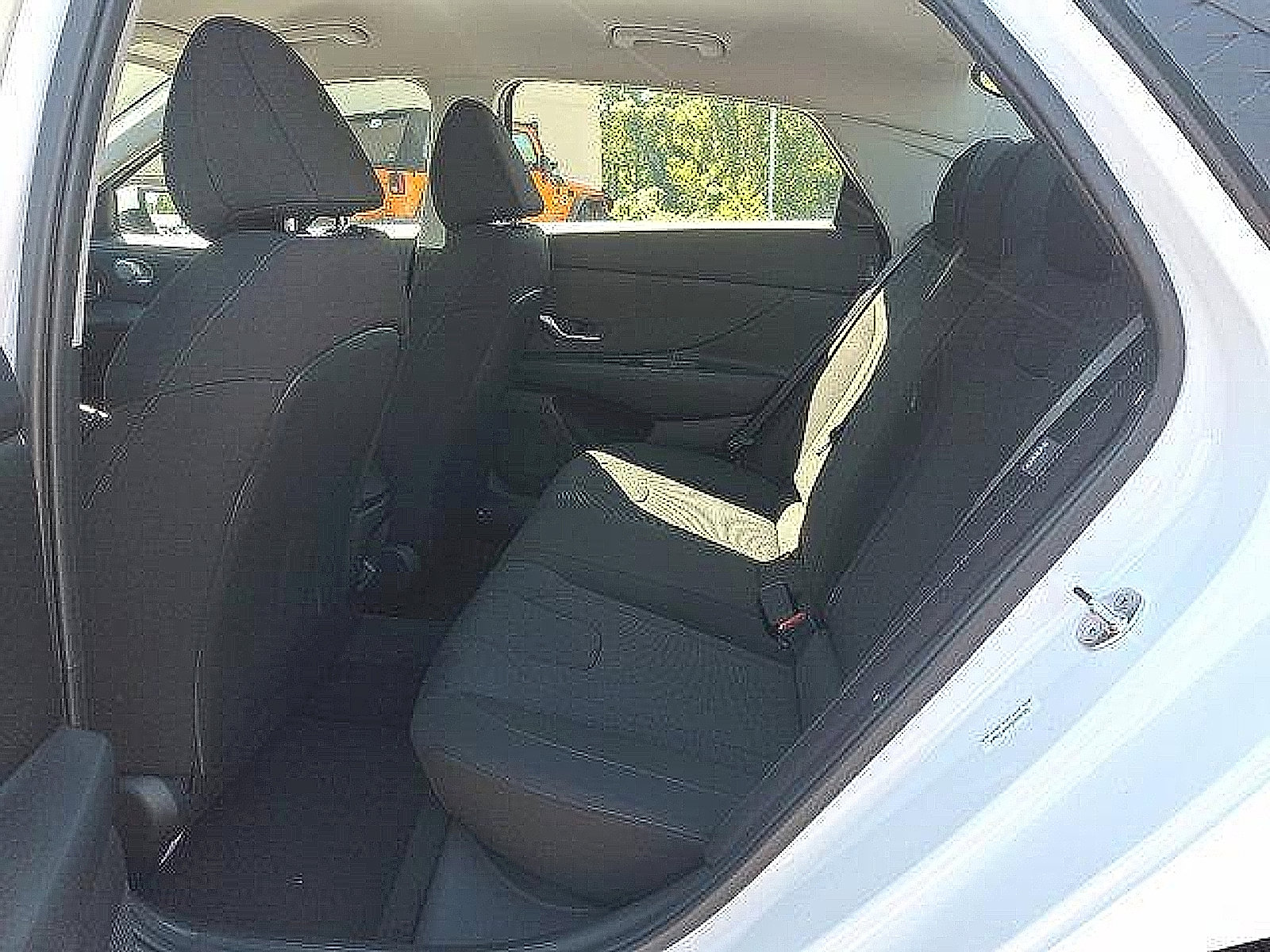 2025 Hyundai Elantra SE photo 4