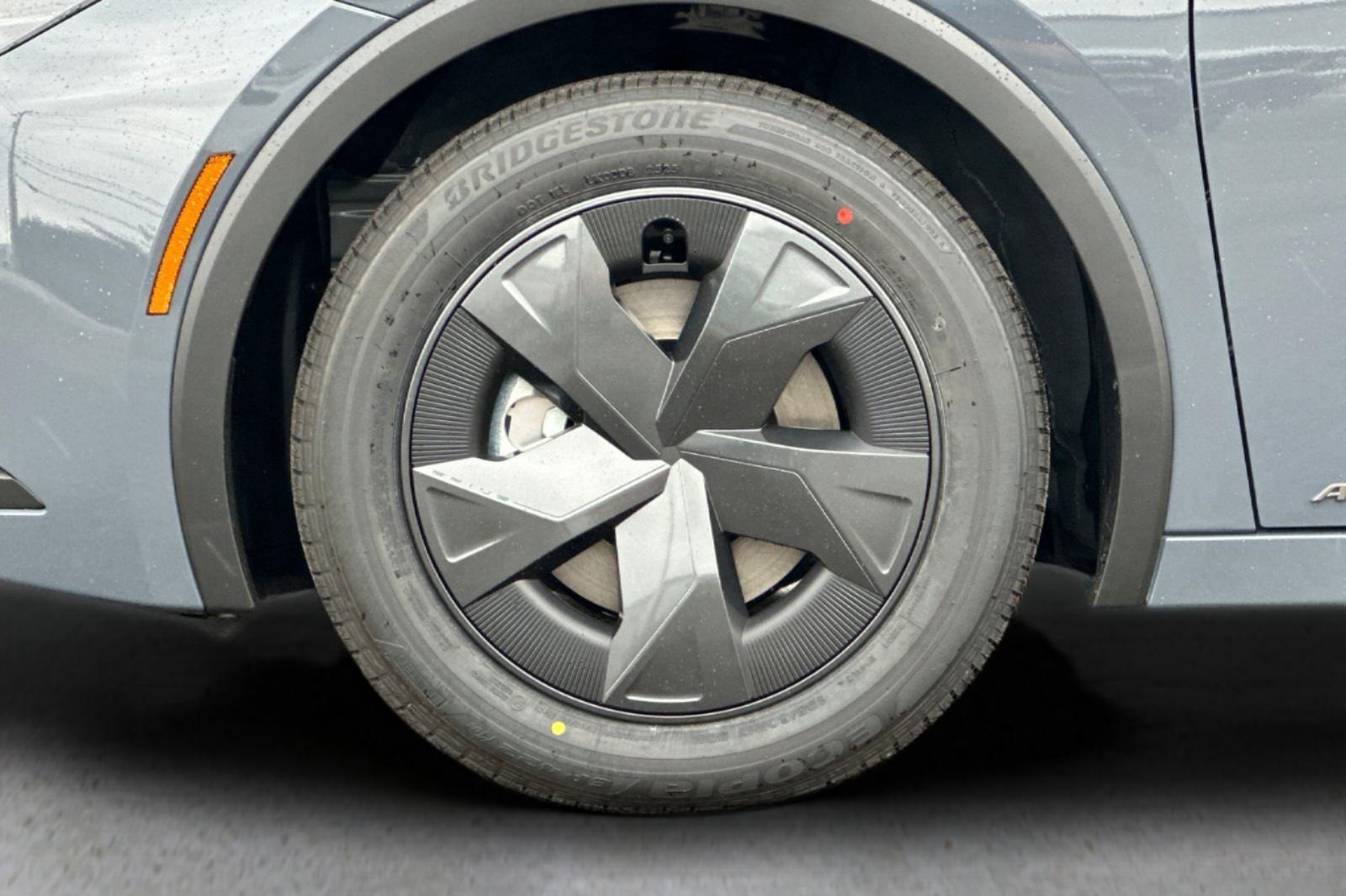 2026 Toyota Prius LE photo 31