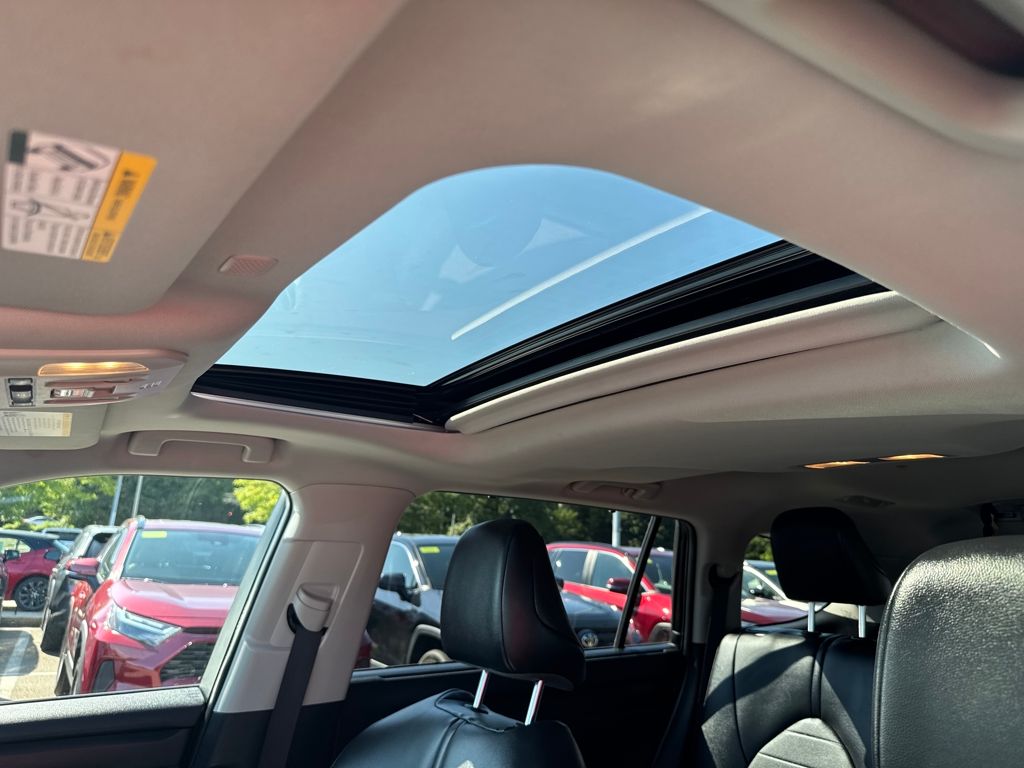 2020 Toyota Highlander XLE photo 3