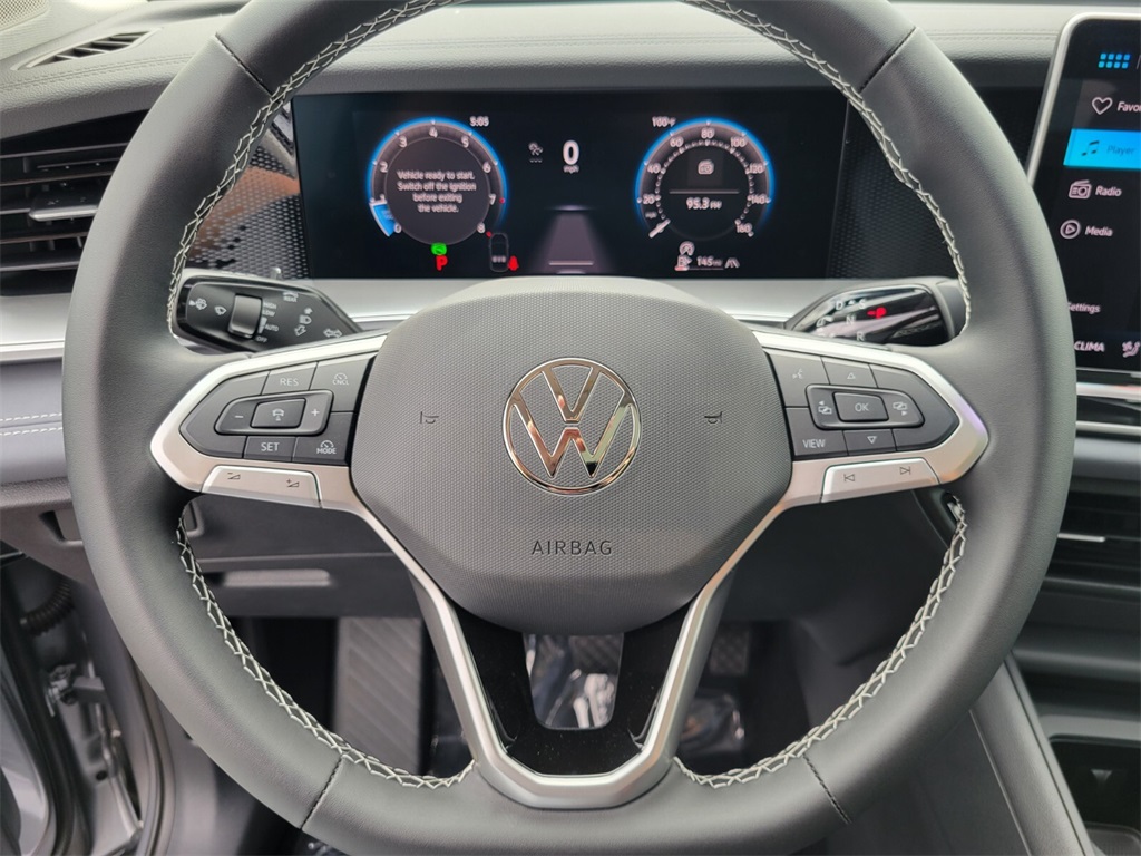 2025 Volkswagen Tiguan SE photo 9