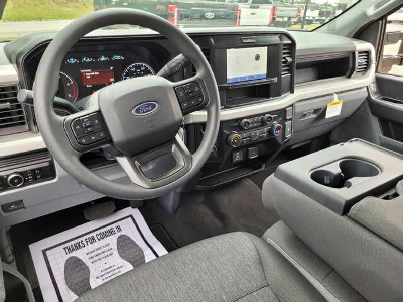 2025 Ford F-250 XL photo 7