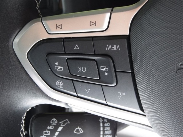 2025 Volkswagen Taos SE photo 24