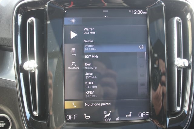 2019 Volvo XC40 Momentum photo 4