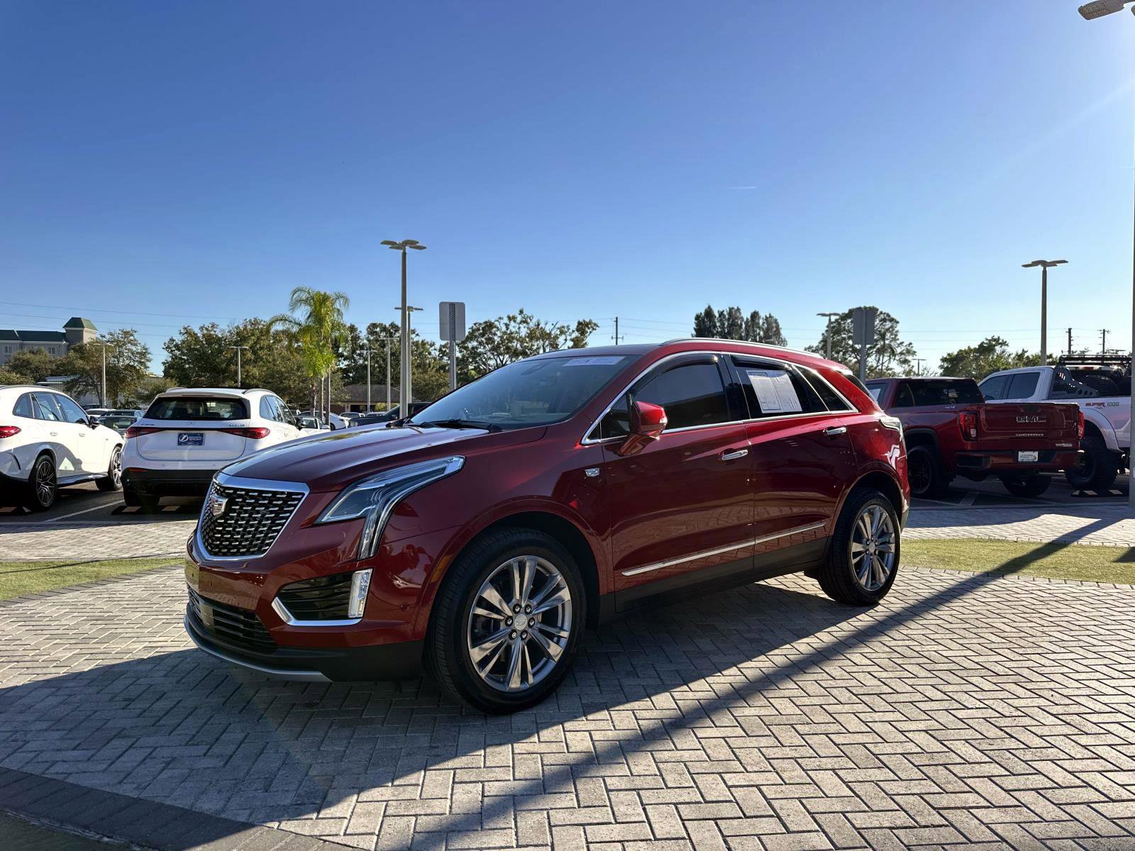 2024 Cadillac XT5 Platinum Premium Luxury photo 2