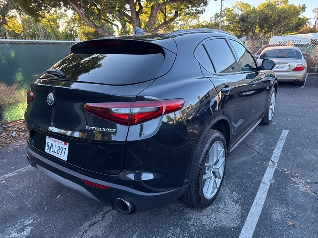 2019 Alfa Romeo Stelvio Ti Sport photo 3