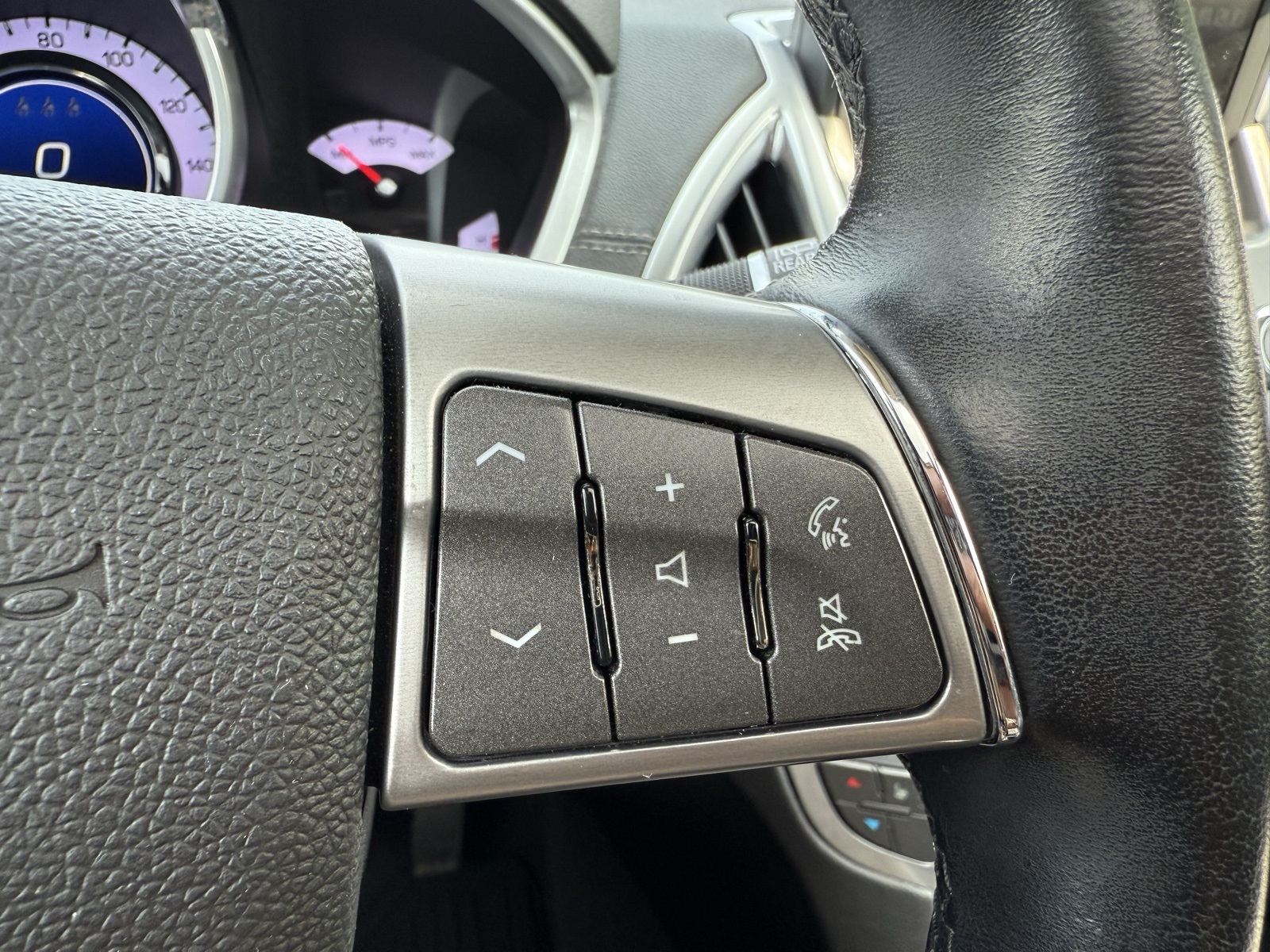 2012 Cadillac SRX Performance photo 22