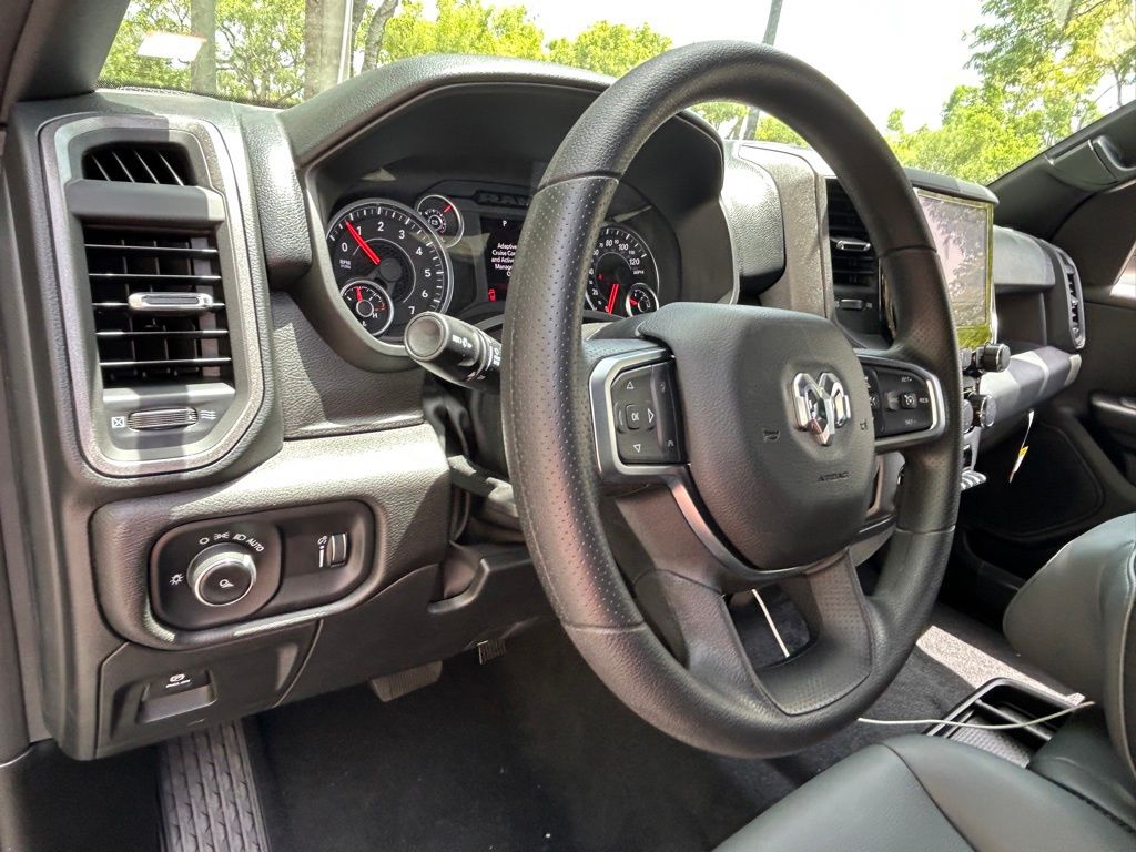2025 Ram 1500 Tradesman photo 28