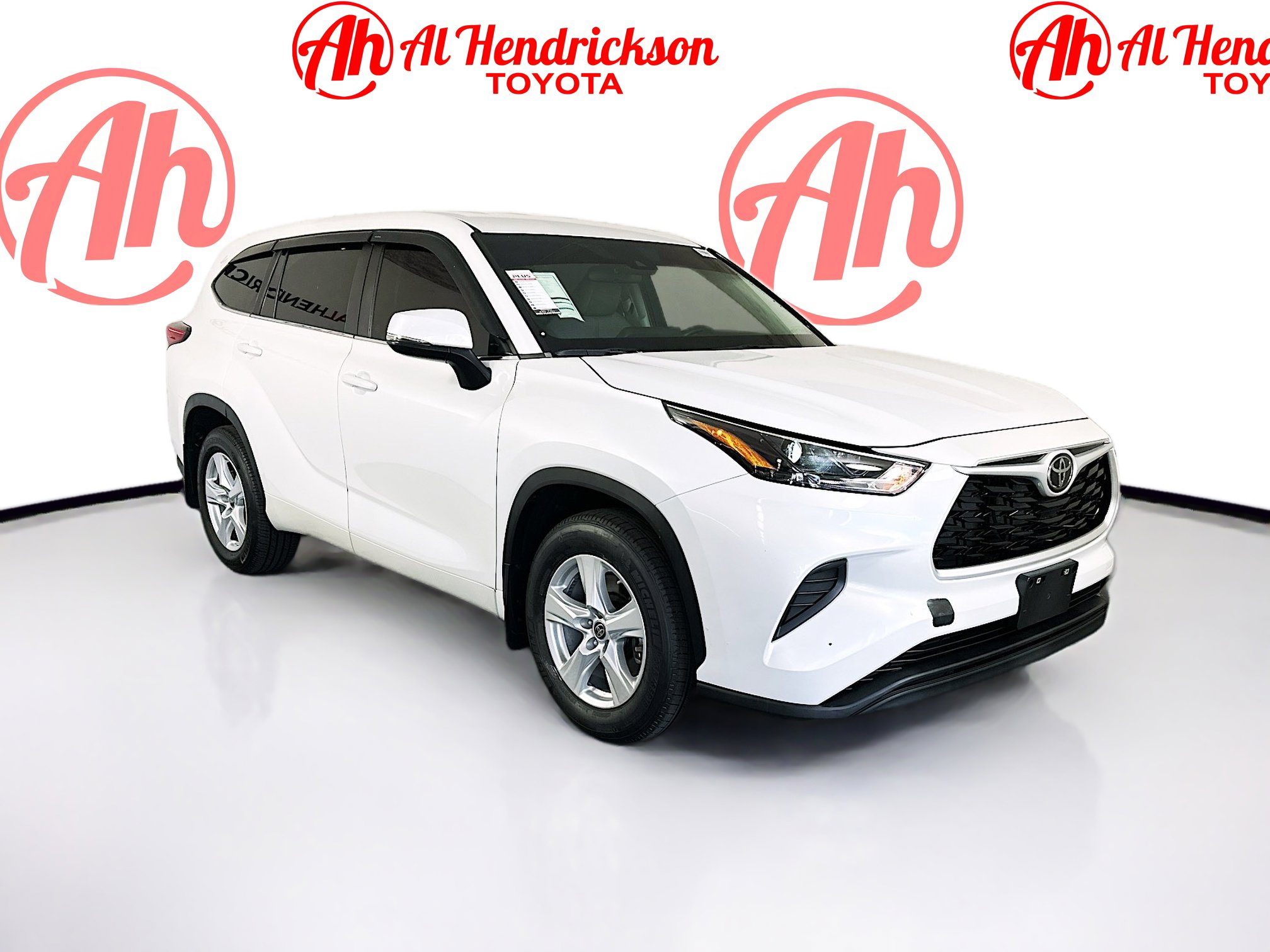 2023 Toyota Highlander L's photo