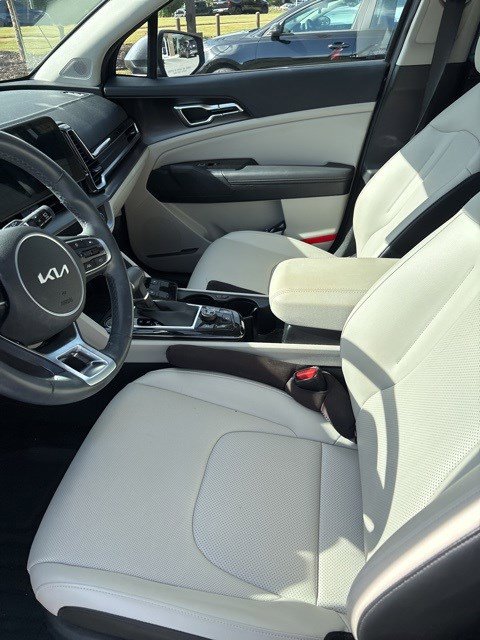 2024 Kia Sportage EX photo 2