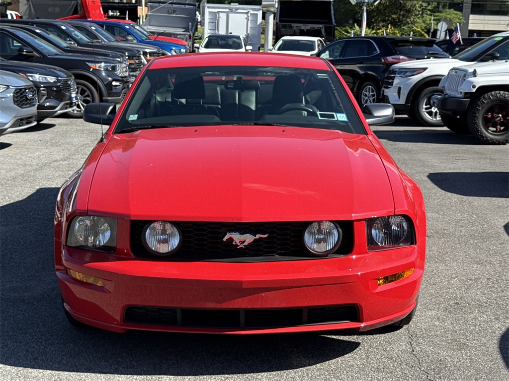 2005 Ford Mustang V6 Premium photo 2
