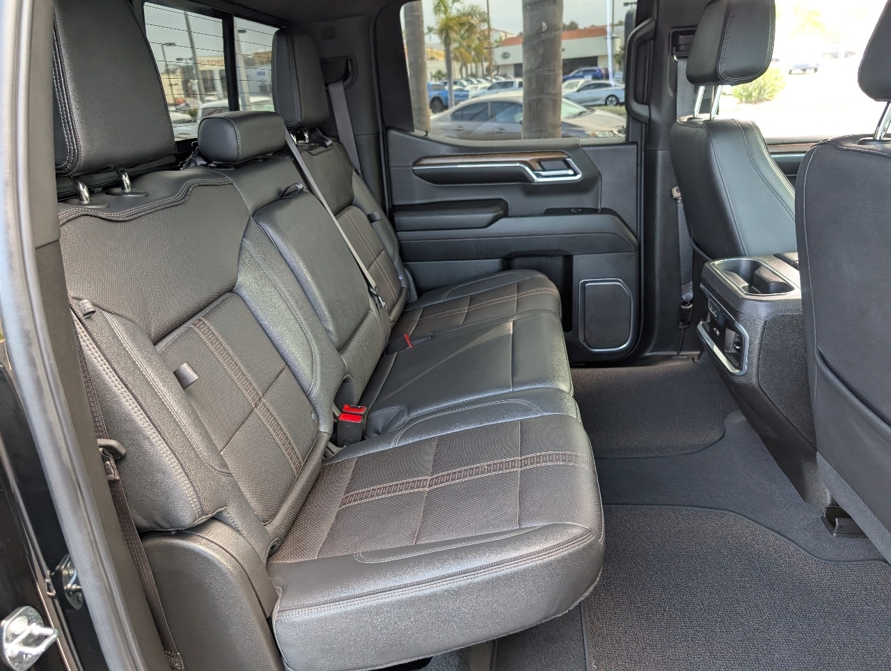 2024 Chevrolet Silverado 1500 High Country photo 3